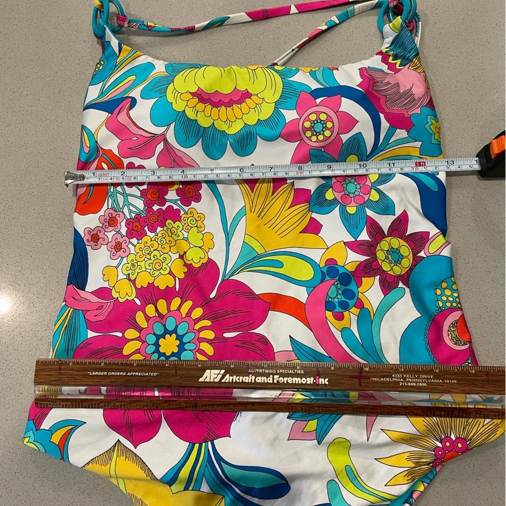 NWT Trina Turk Fontaine Twist Back Convertible One Piece Swimsuit - Picture 12 of 16